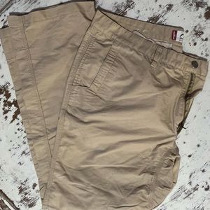 EUC Mountain Knaki Mens Broadway Fit Poplin Pant 42 x 32